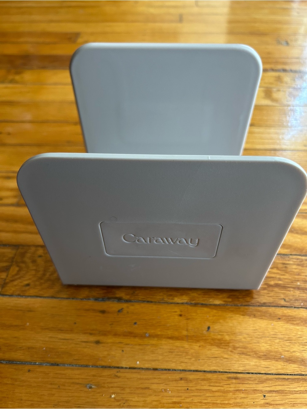 Caraway Magnetic Pot Pan Lid Holder Organize Storage Divider (1).